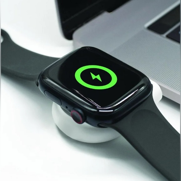 iLogic | Portable Apple Watch Charger - Picture 4 of 6